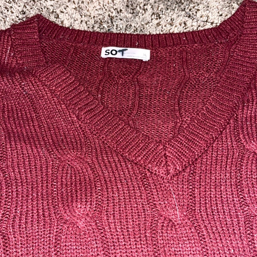 Maroon sweater